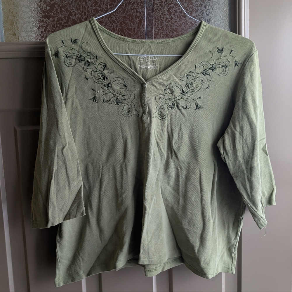 💜3/$15 5/$20 7/$25💜Womens Sz Lg 3/4 Sleeve Shirt